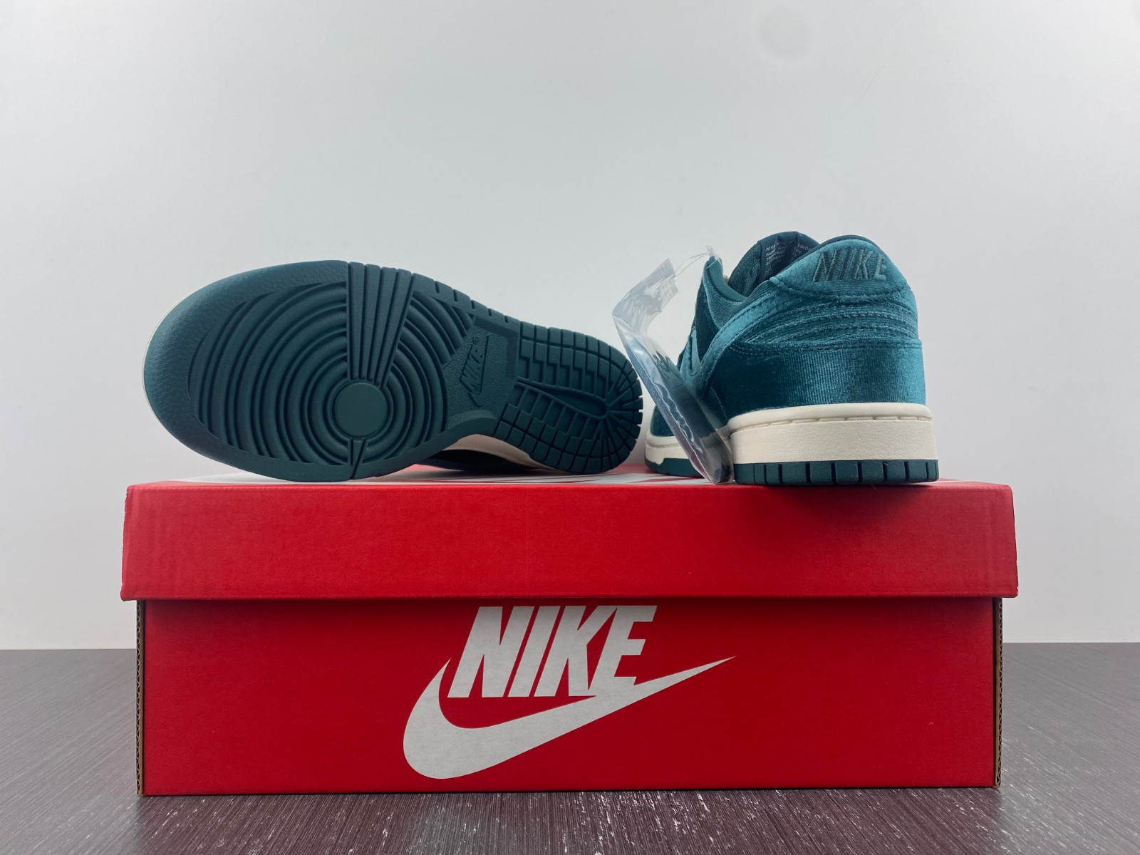 Nike Dunk Low Velvet Teal (W) DZ5224-300