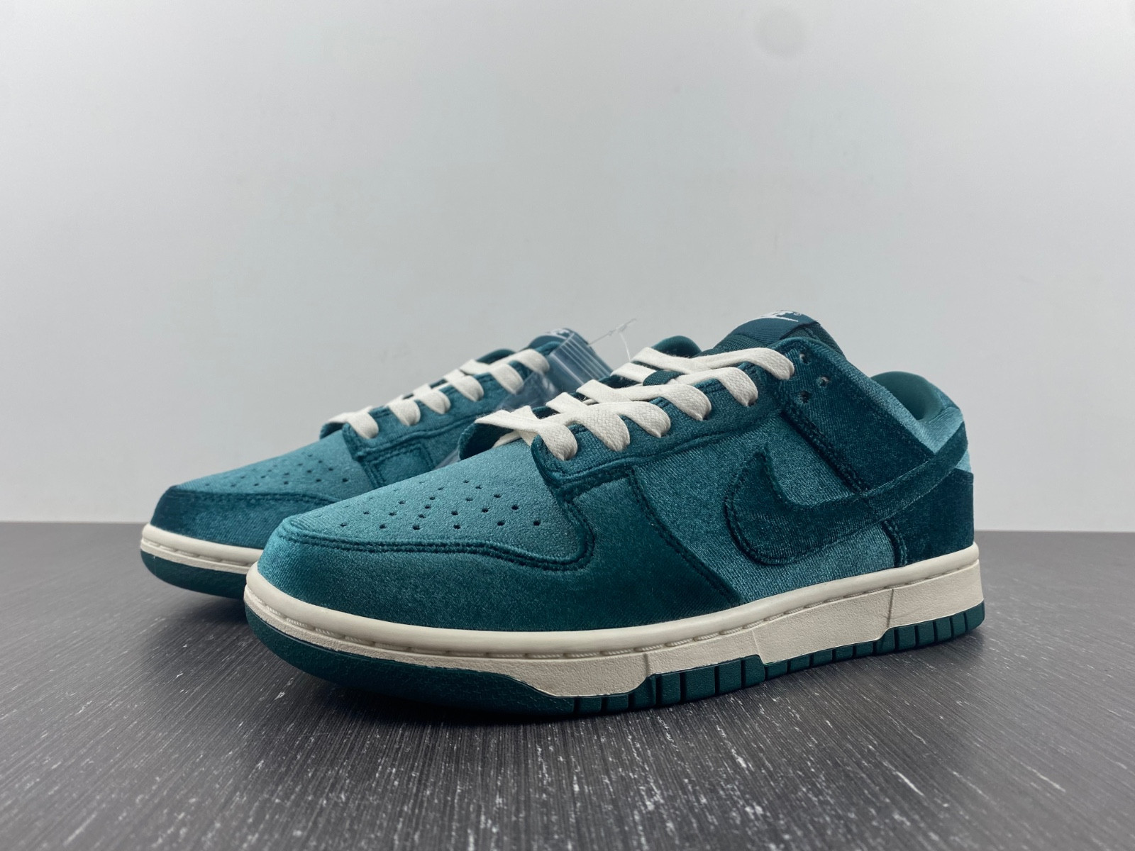 Nike Dunk Low Velvet Teal (W) DZ5224-300