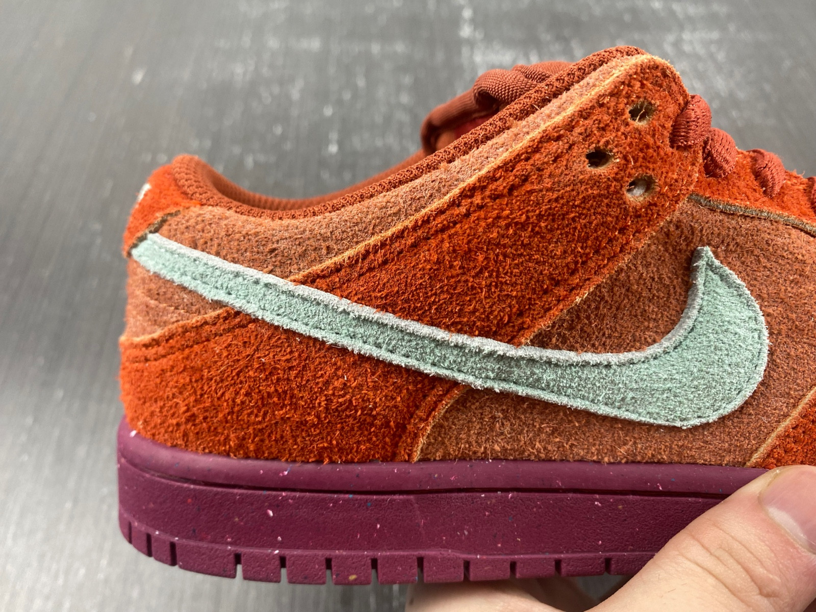 Nike SB Dunk Low “Mystic Red” DV5429-601