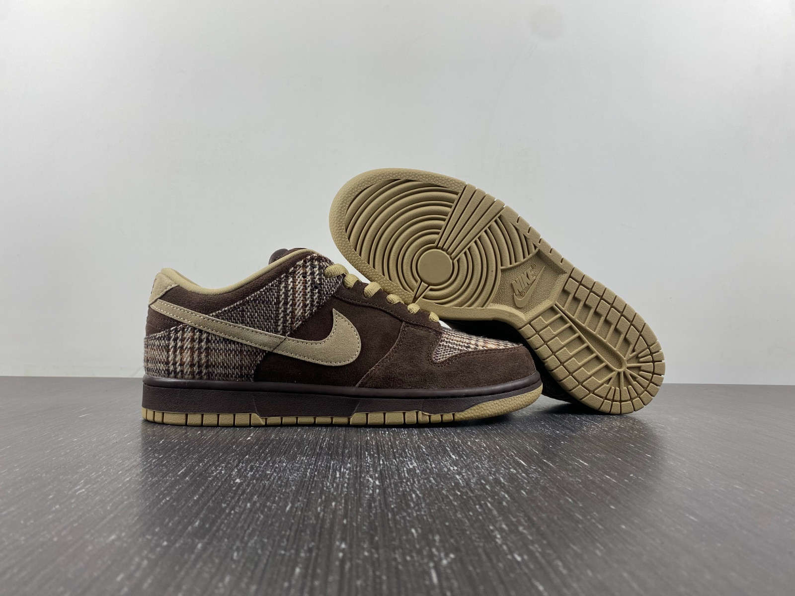 Nike SB Dunk Low “Tweed” 304292-223