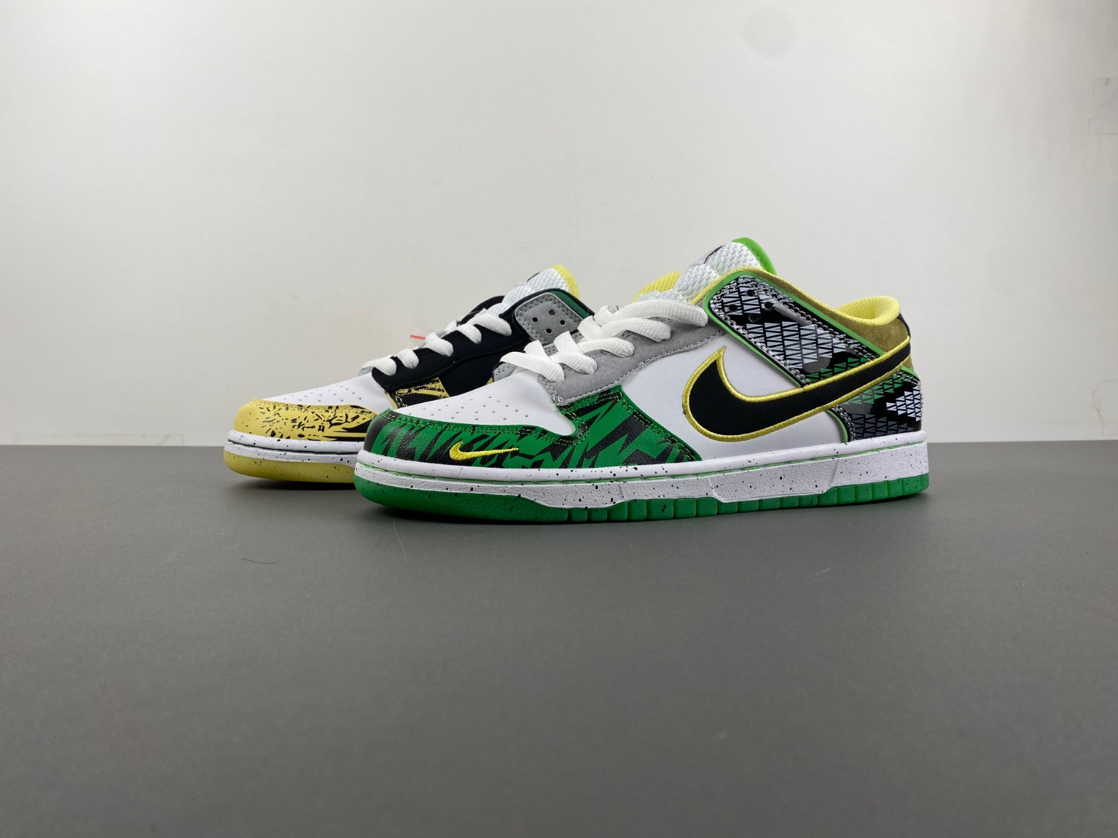 Division Street x Nike Dunk Low “What The Duck” (Away) HV1454-100