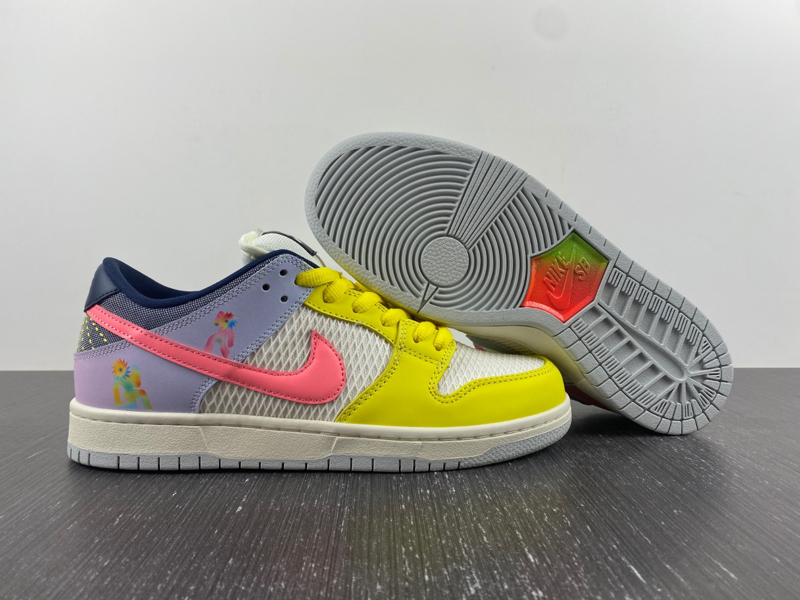 Nike SB Dunk Low “Be True” DX5933-900