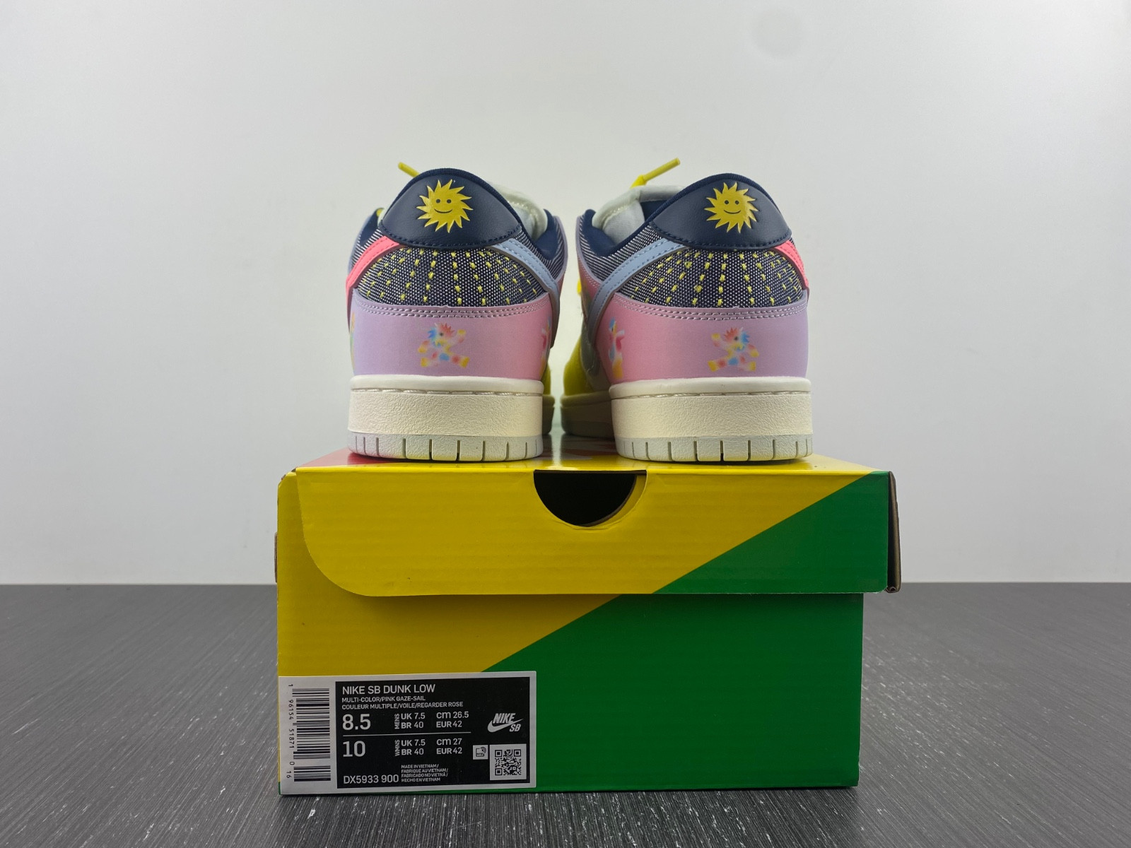Nike SB Dunk Low “Be True” DX5933-900