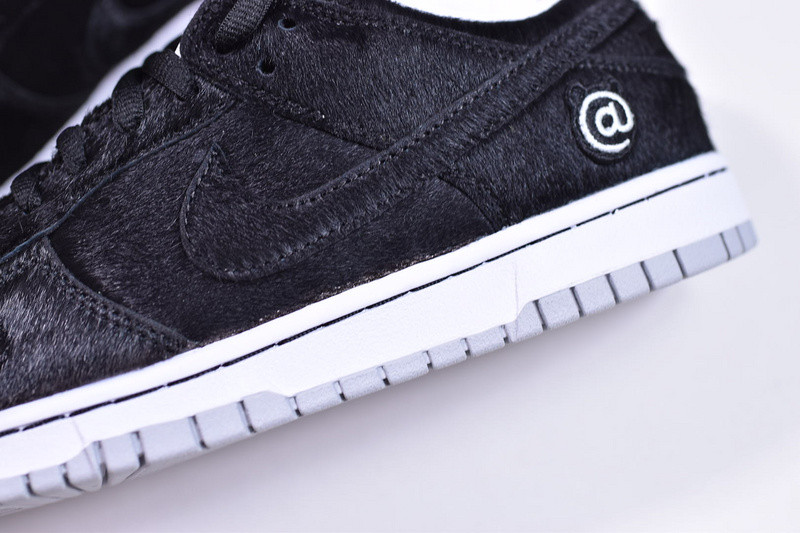 Medicom Toy x Nike SB Dunk Low CZ5127-001