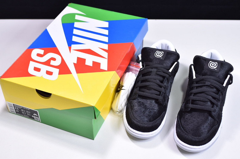 Medicom Toy x Nike SB Dunk Low CZ5127-001