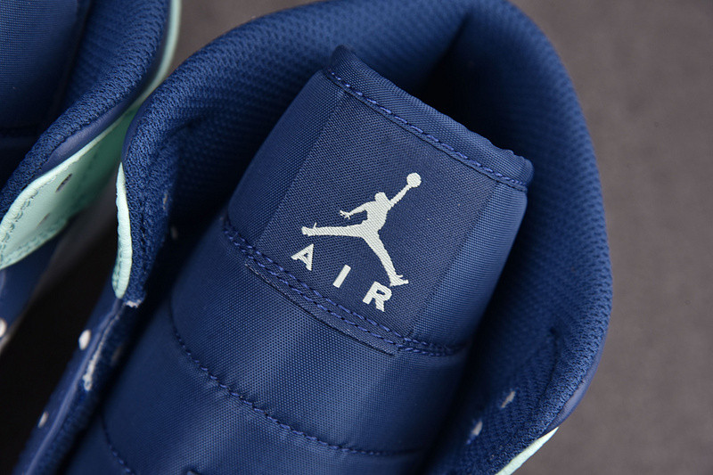 Air Jordan 1 Mid “Blue Mint” 554724-413