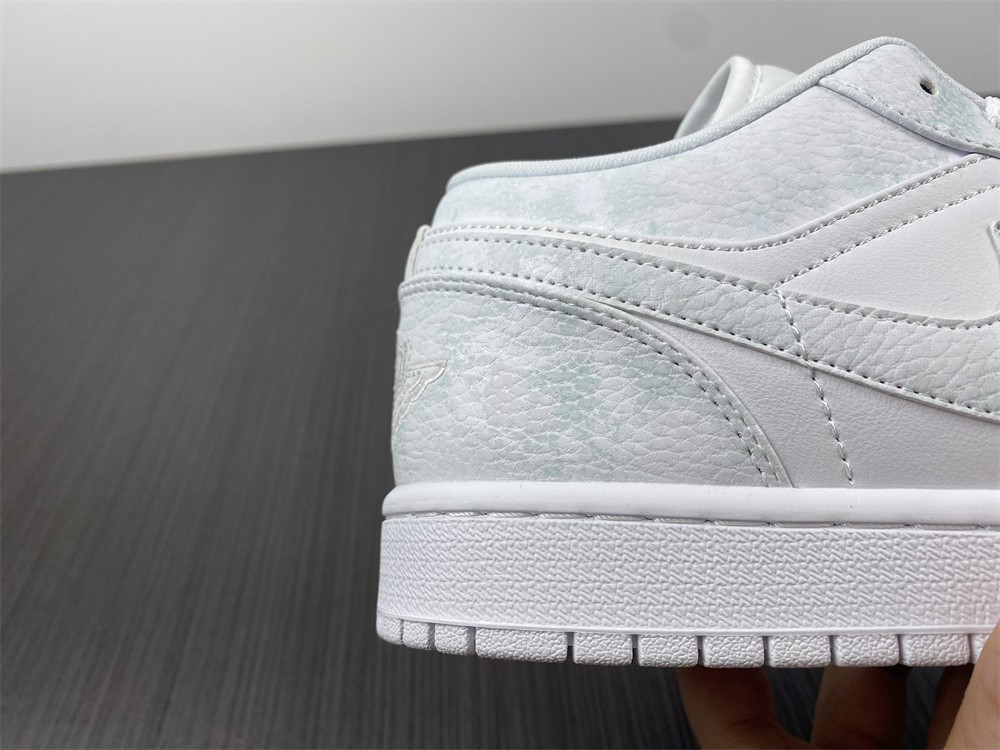 Air Jordan 1 Low “white green” 553558-130