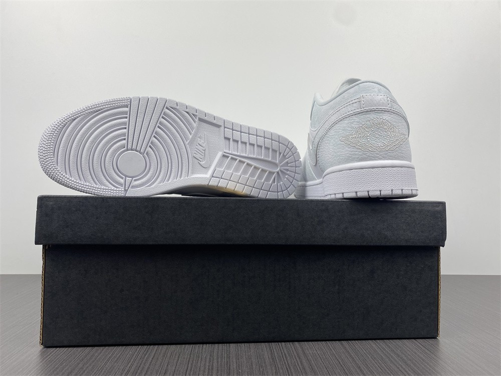 Air Jordan 1 Low “white green” 553558-130