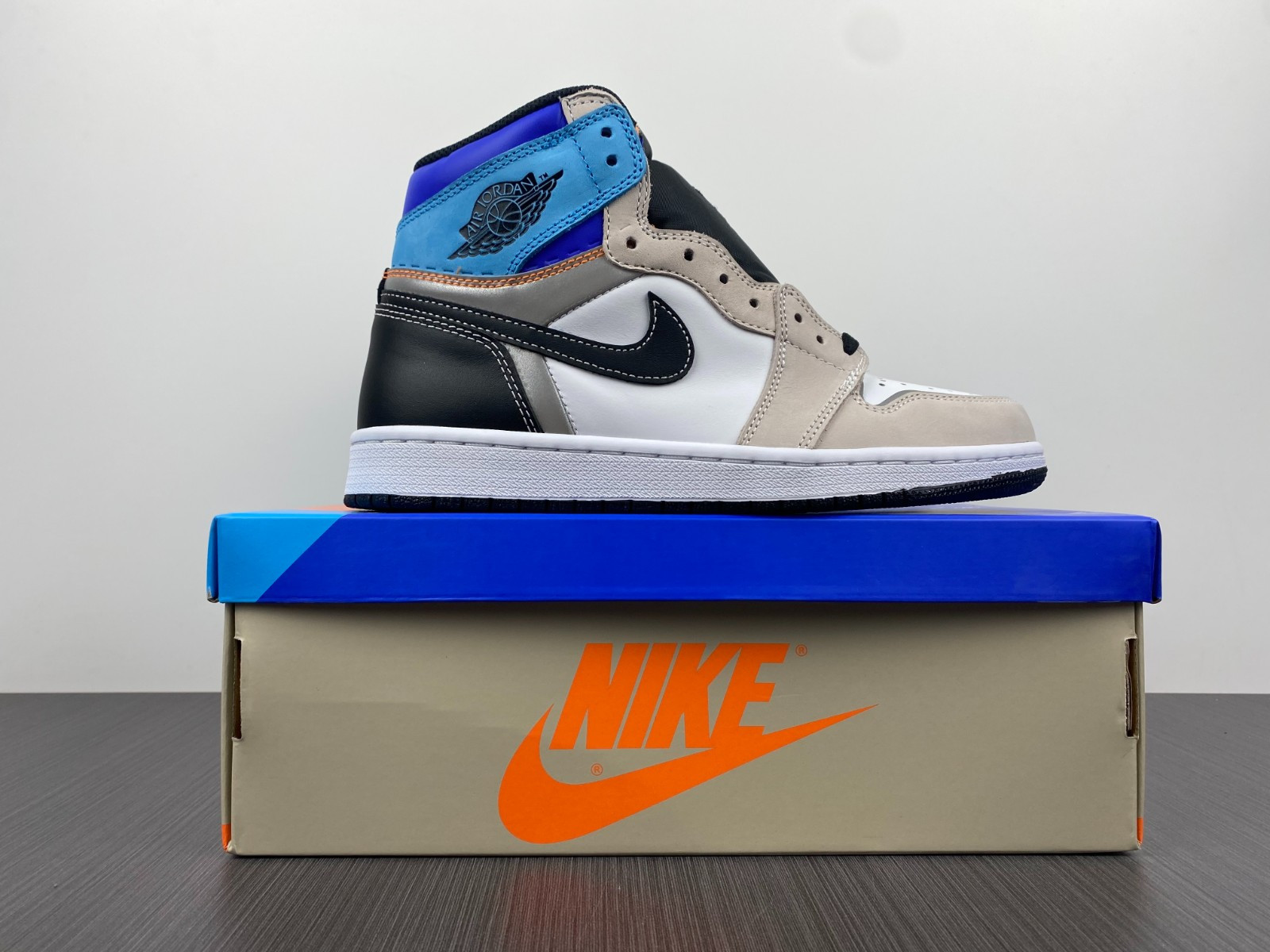 Air Jordan 1 High OG “Prototype” DC6515-100
