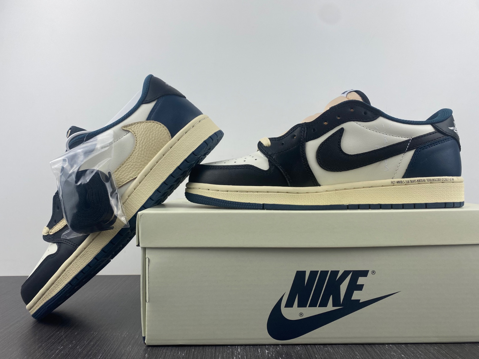 Air Jordan 1 Low DM7866-400