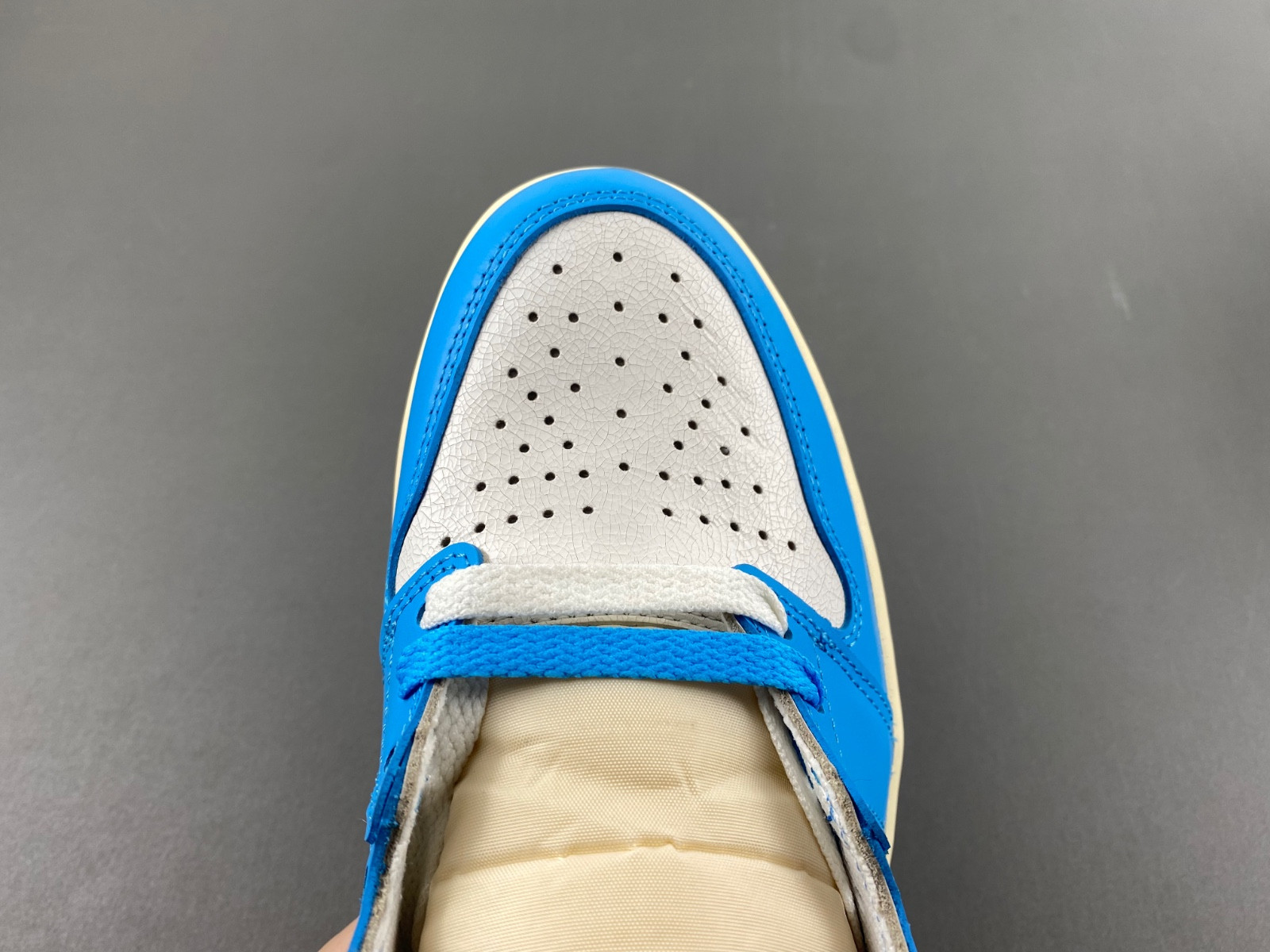 Air Jordan 1 High OG“UNC Reimagined” DZ5485-402