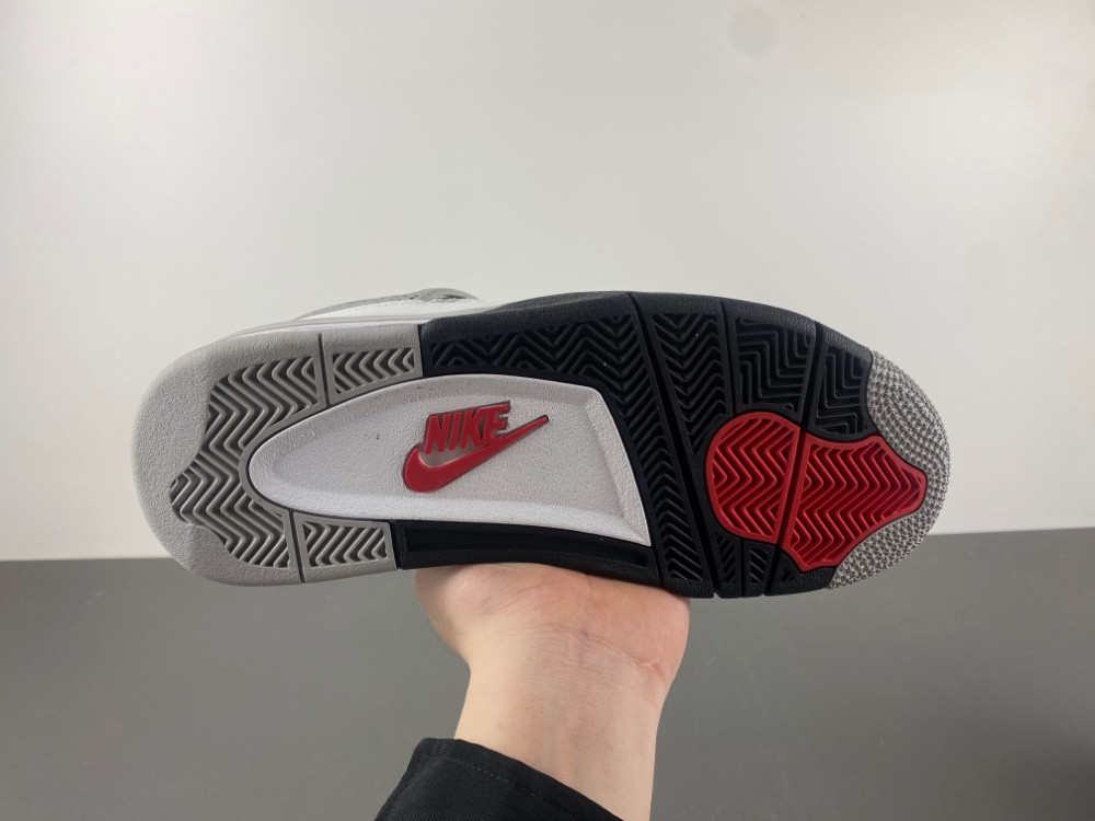 Air Jordan 4 “White Cement” 2025 FV5029-100