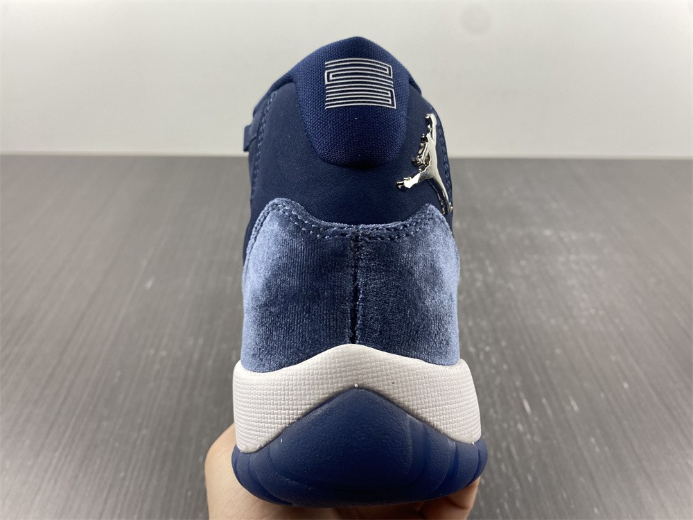 Air Jordan 11 Velvet WMNS “Midnight Navy” AR0715-441