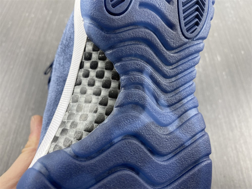 Air Jordan 11 Velvet WMNS “Midnight Navy” AR0715-441