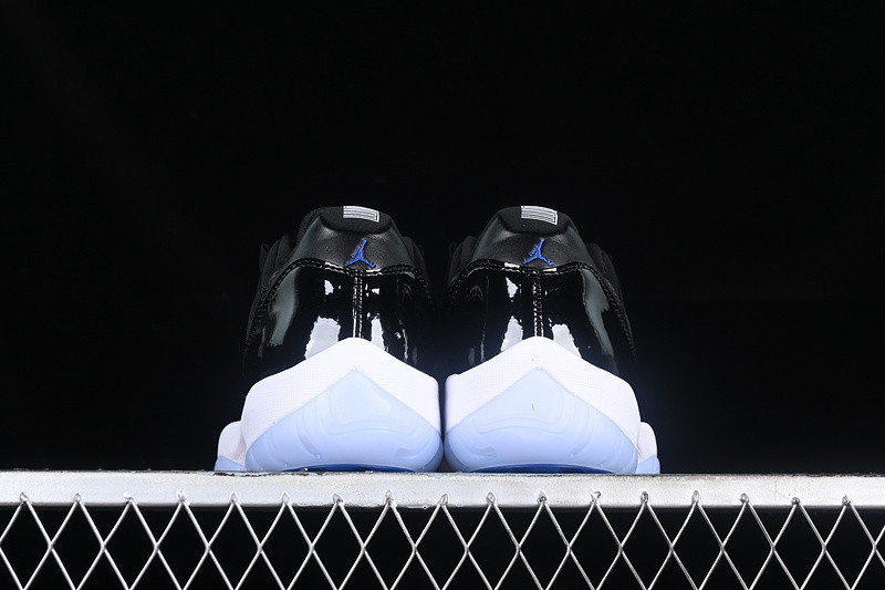 AIR JORDAN 11 RETRO LOW SPACE JAM FV5104-004