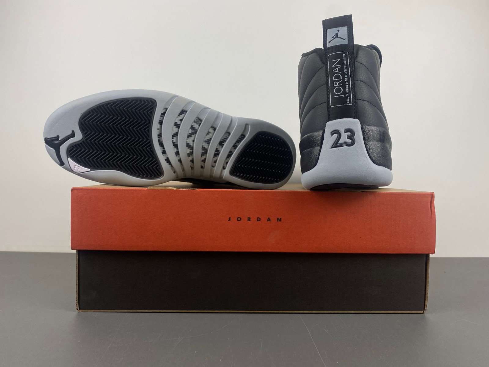 Air Jordan 12 BLACK/WOLF GREY CT8013-010