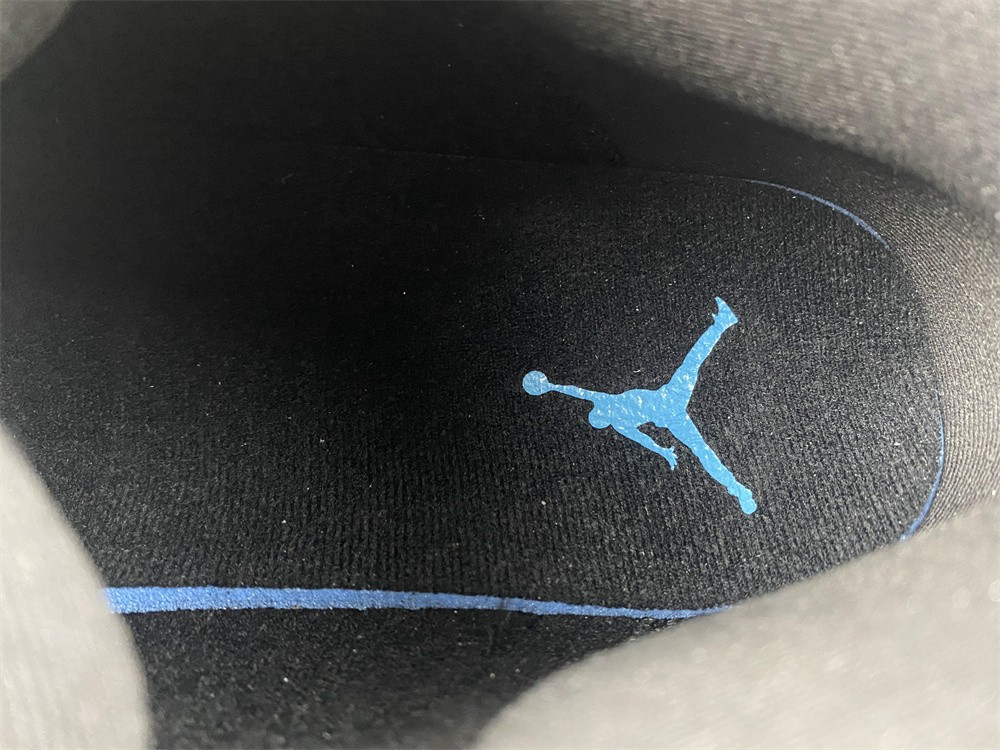 Air Jordan 13 “University Blue” DJ5982-041