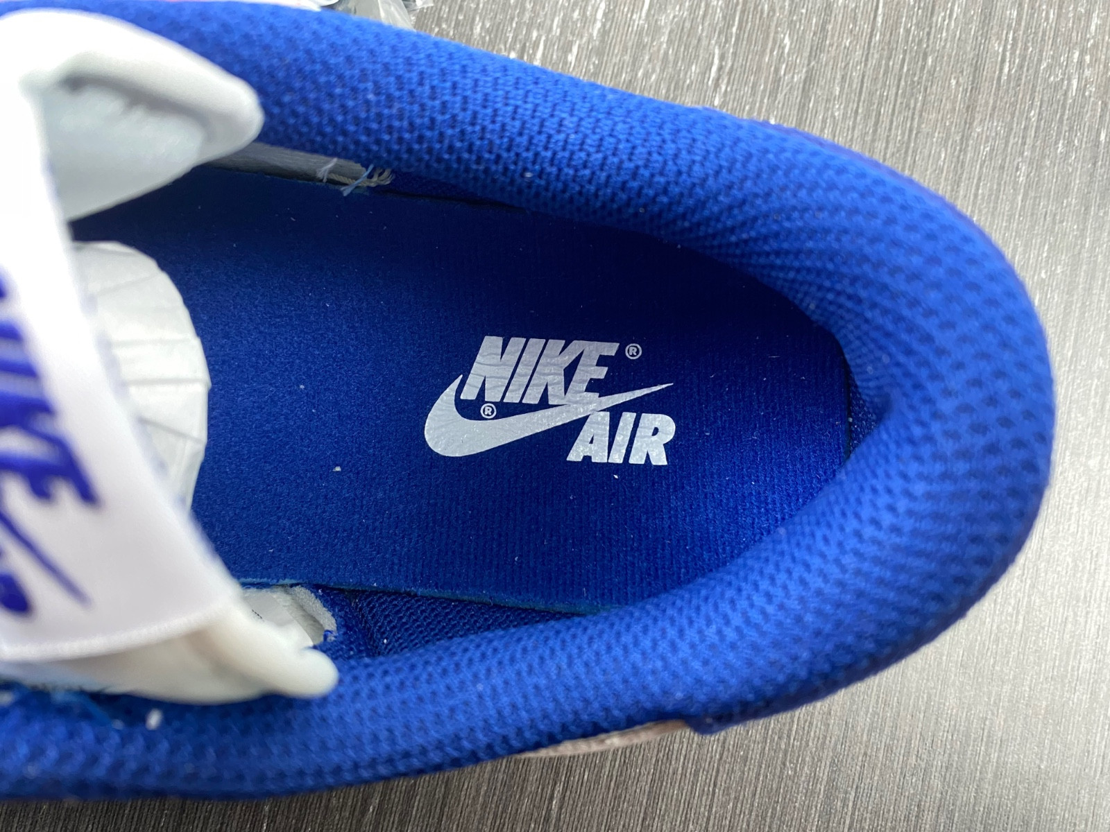 OFF-WHITE x Travis Scott x Air Jordan 1 DM7890-111