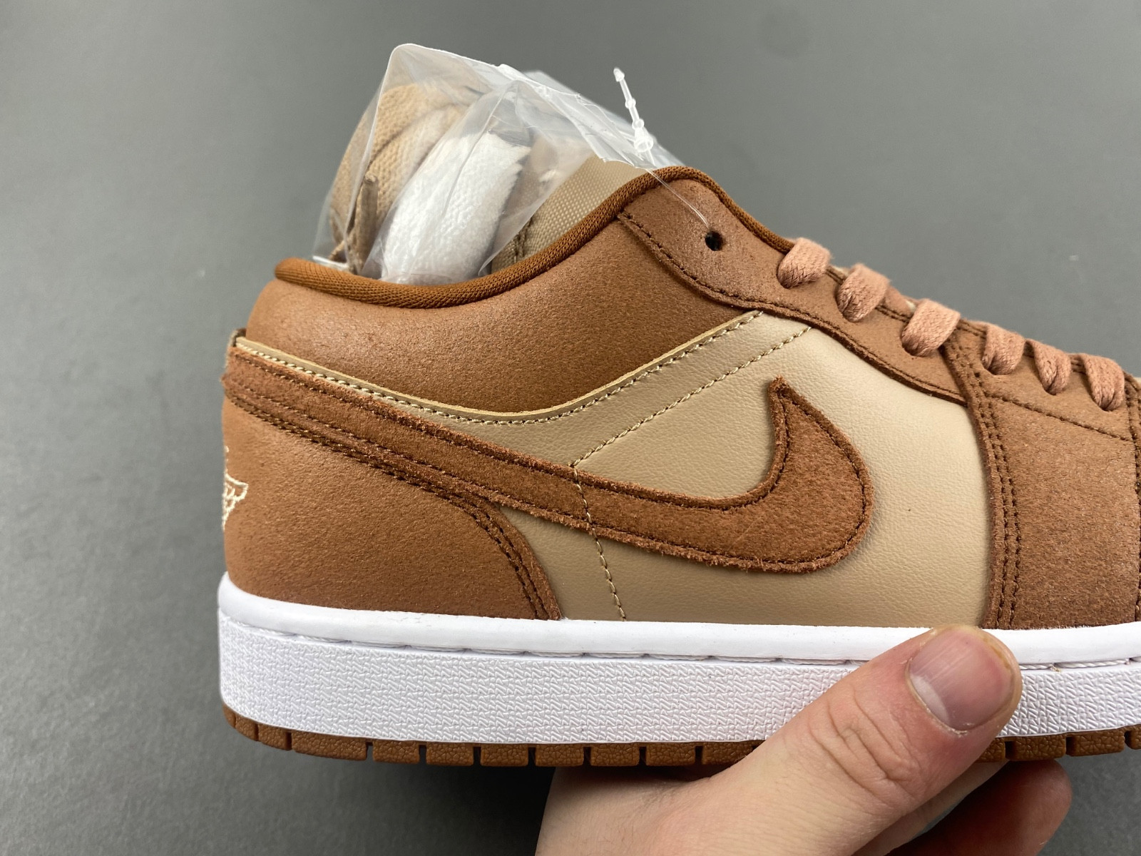 Air Jordan 1 Low FJ3453-200