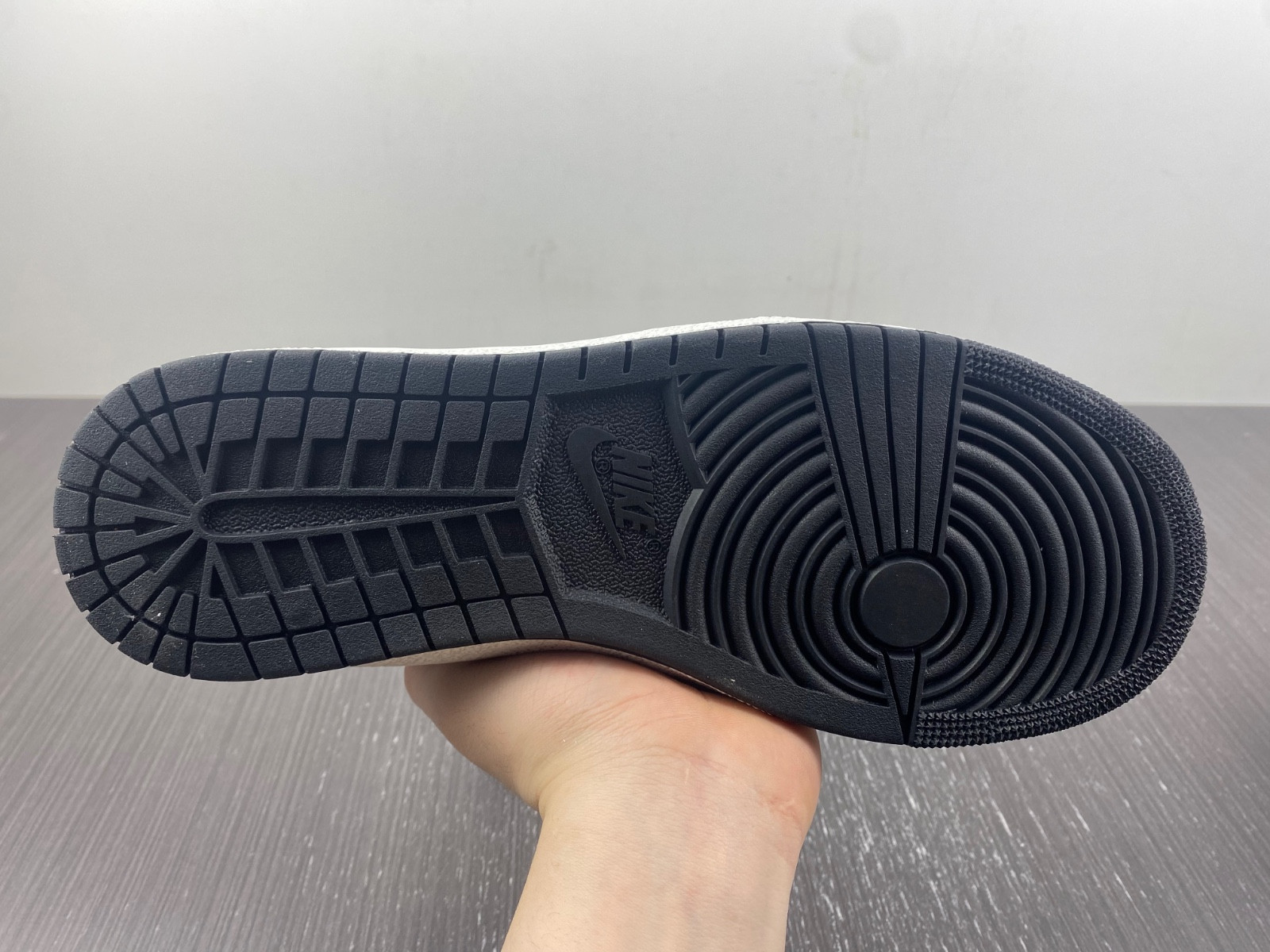 Jordan 1 Retro High 85 Black White (2023) BQ4422-001