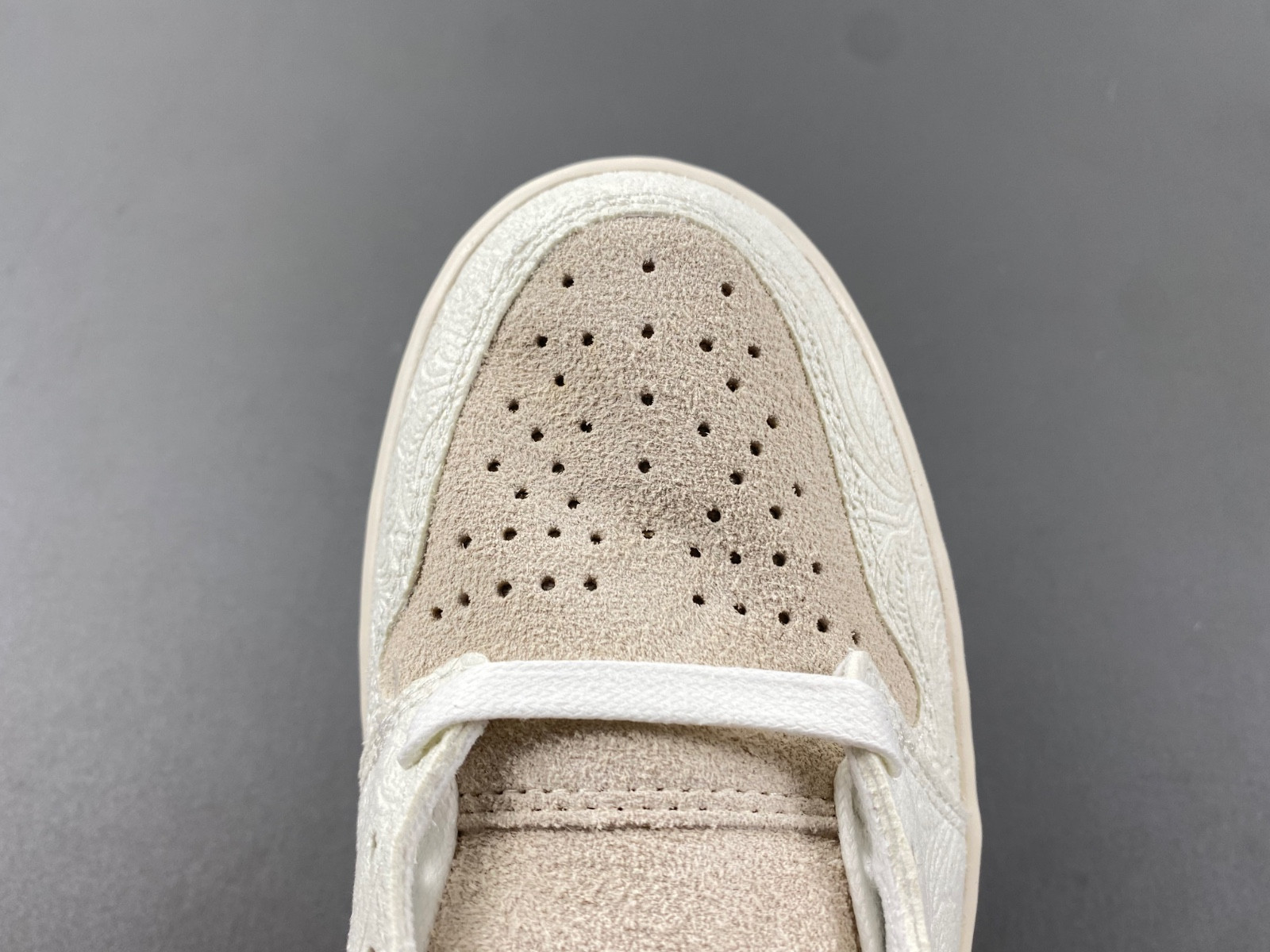 Chris Paul x Air Jordan 1 Low OG “Give Them Flowers” FZ0455-200