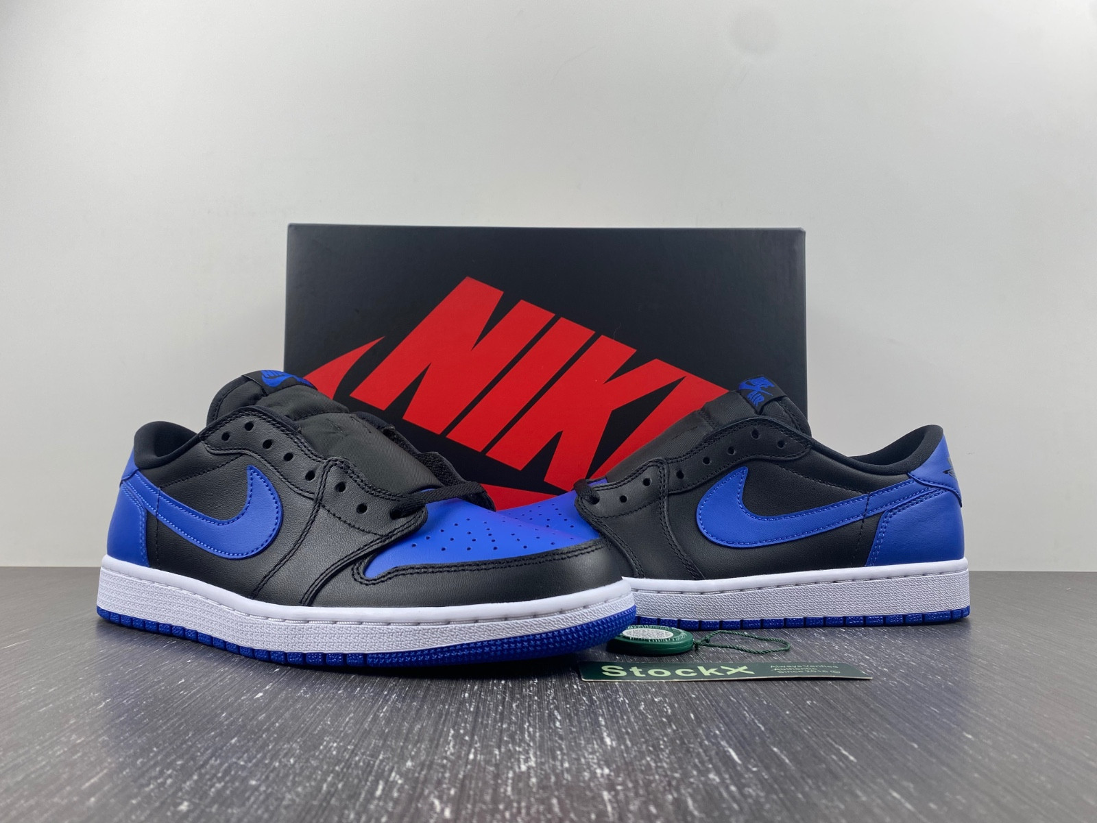 Jordan 1 Retro Low Royal (2015) 705329-004