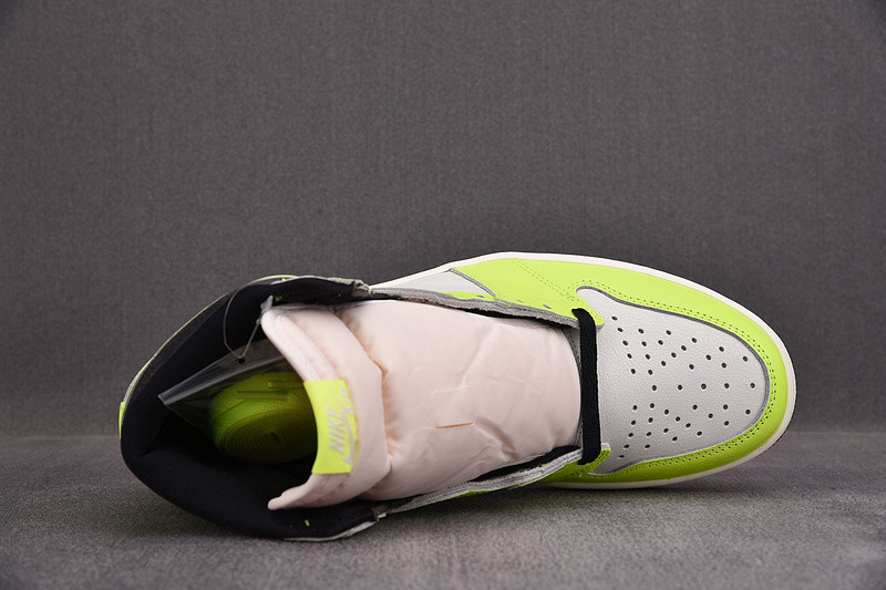 Air Jordan 1 High OG“Volt” 555088-702-01