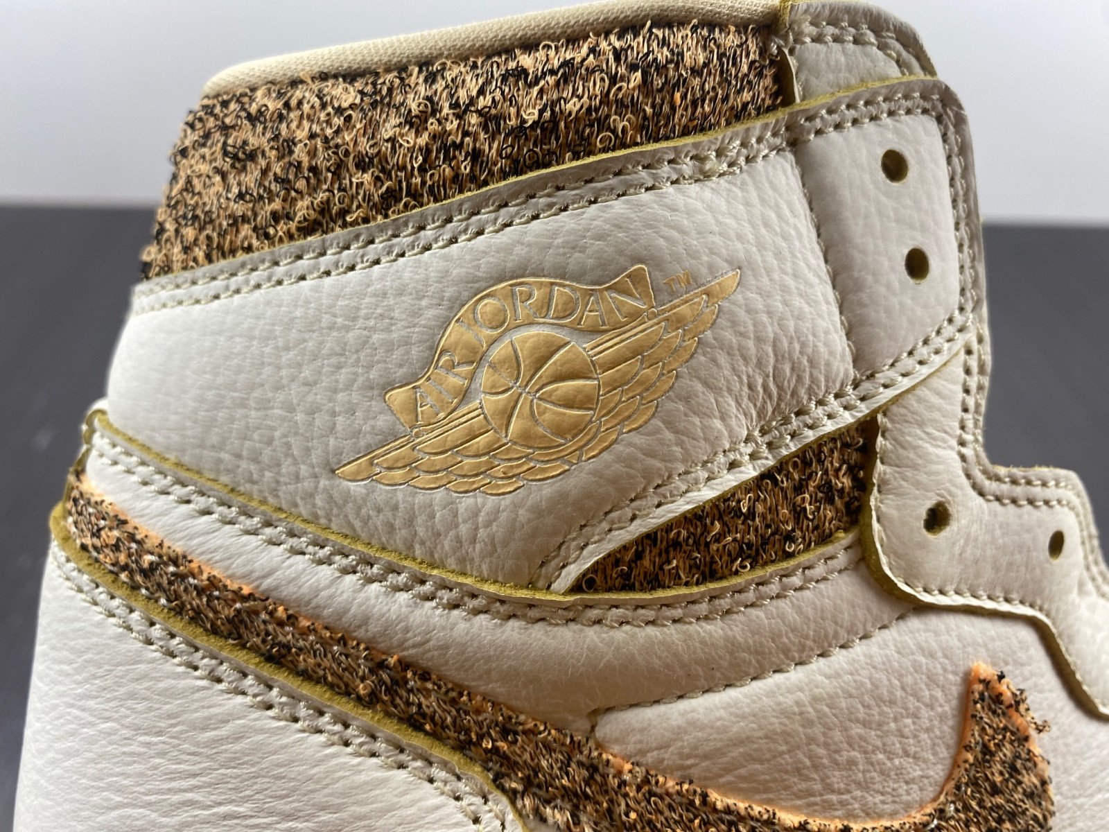 Air Jordan 1 High OG “Craft” FD8631-100