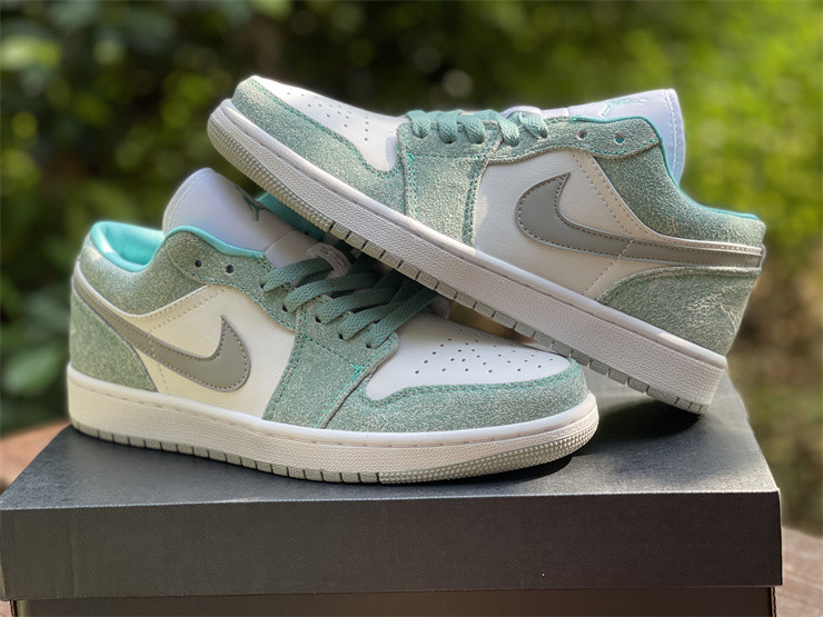 Air Jordan 1 Low “New Emerald” DN3705-301
