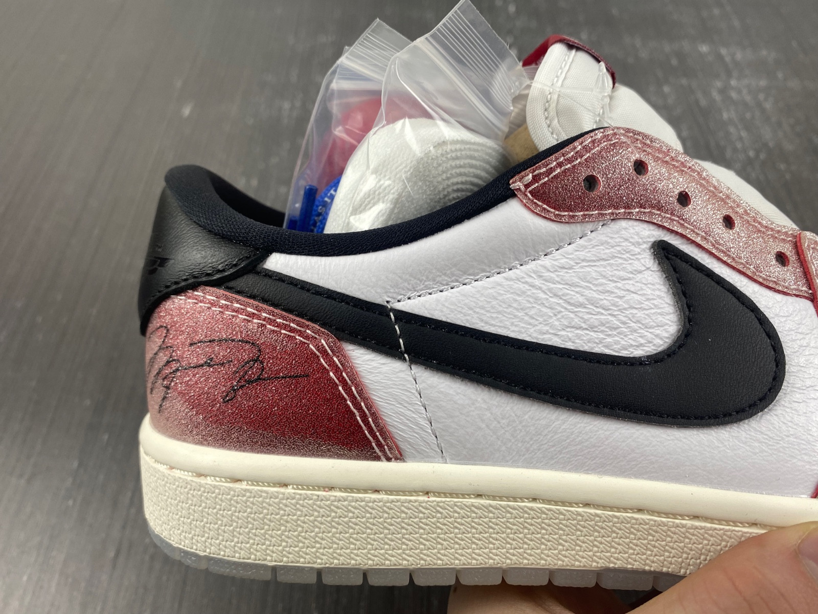 Trophy Room x Air Jordan 1 Low FN0432-017