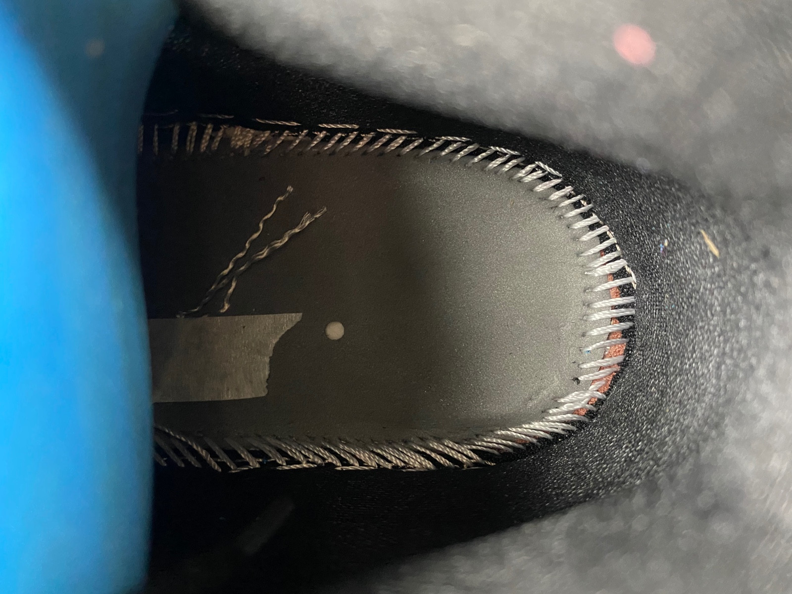 Air Jordan 1 Mid WMNS “Bordeaux” FQ7818-101