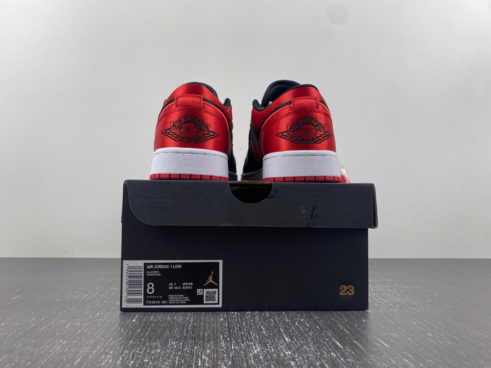 Air Jordan 1 Low OG WMNS “Satin Bred” FD4810-061-01