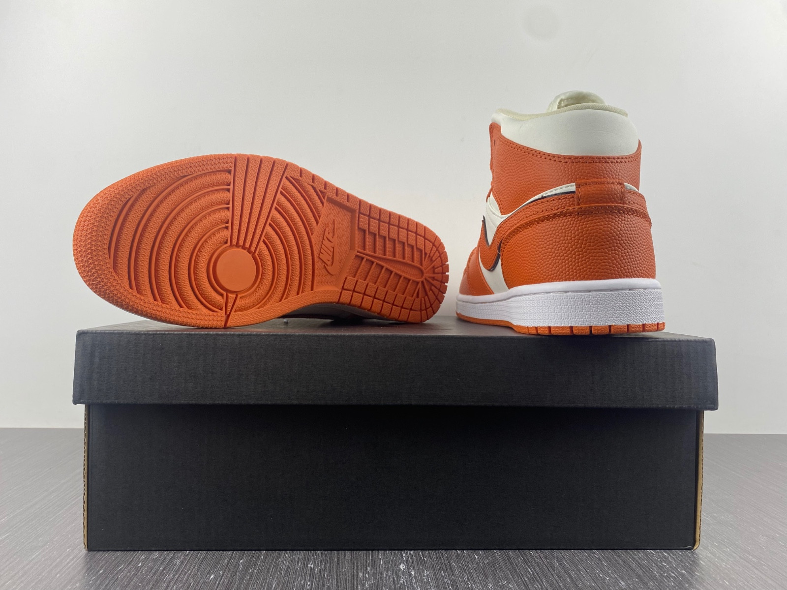 Jordan 1 Mid SE Sport Spice DV1302-100