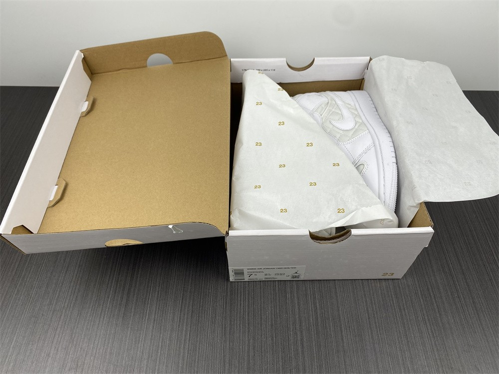 Air Jordan 1 Mid SE “White Quilted” DB6078-100