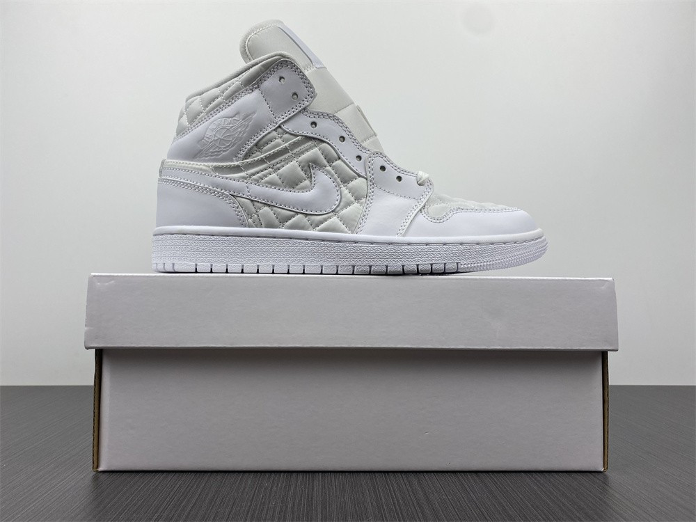 Air Jordan 1 Mid SE “White Quilted” DB6078-100