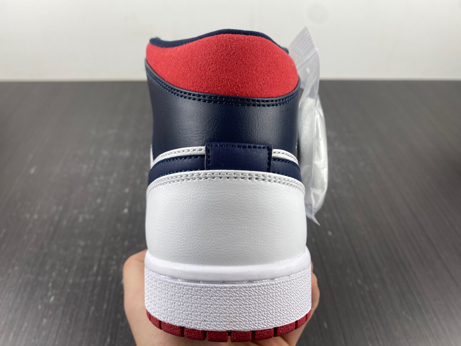 Air Jordan 1 Mid SE “USA” 852542-104