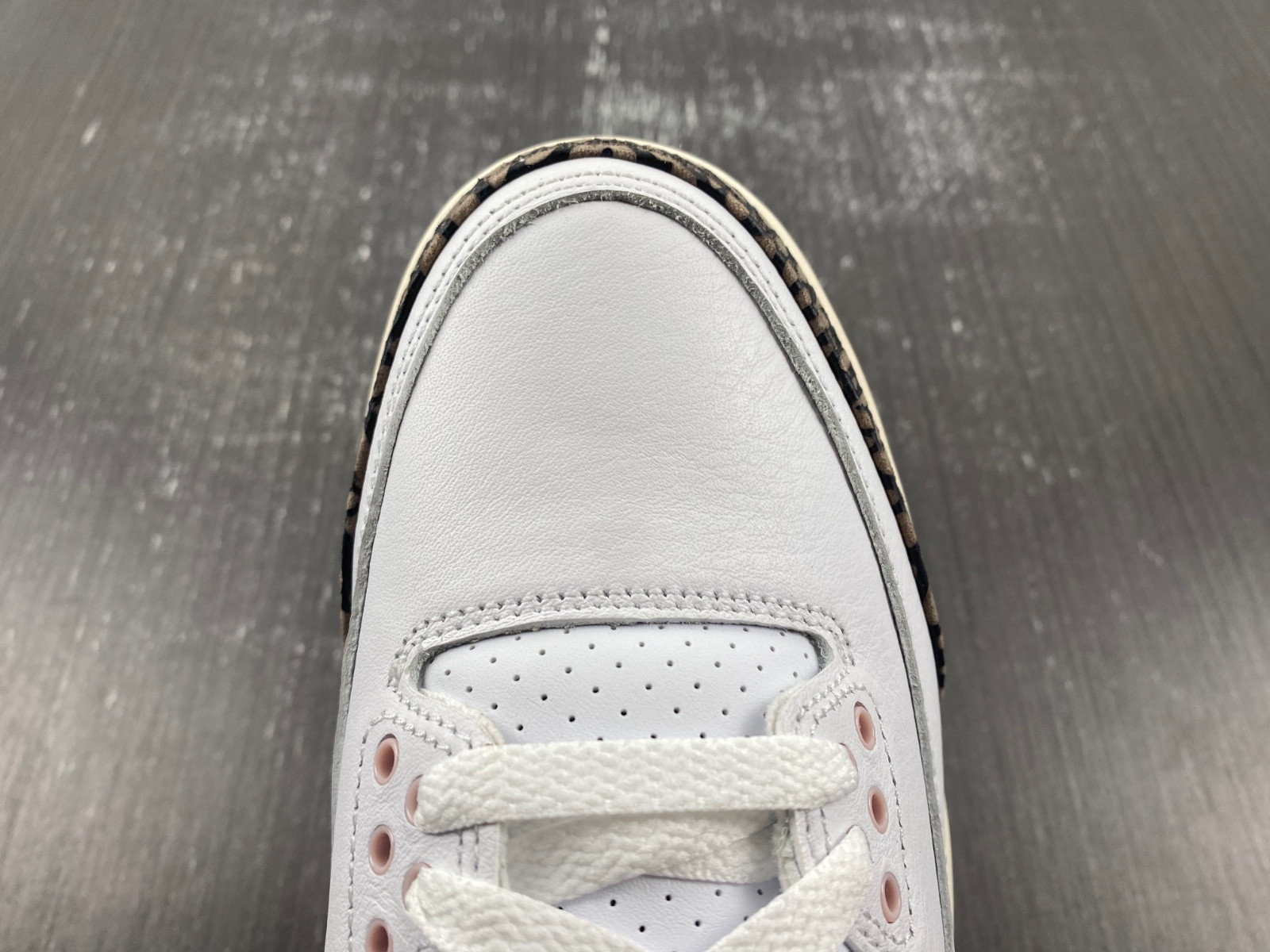 Air Jordan 3 WMNS “Neapolitan” CK9246-102