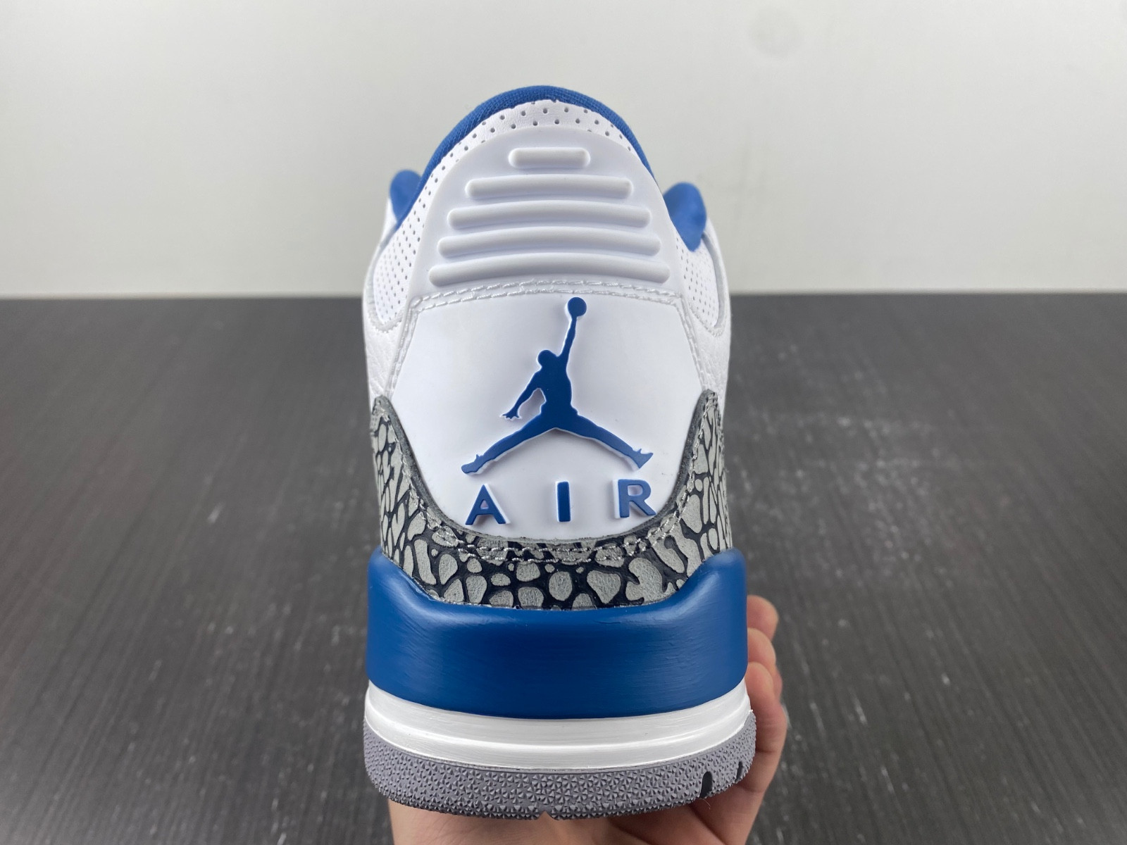 Air Jordan 3 “Wizards” CT8532-148