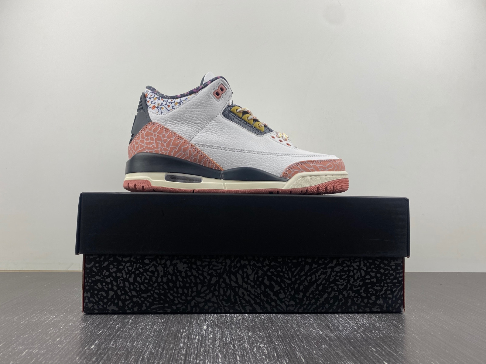 Air Jordan 3 GS “Vintage Floral” 441140-100