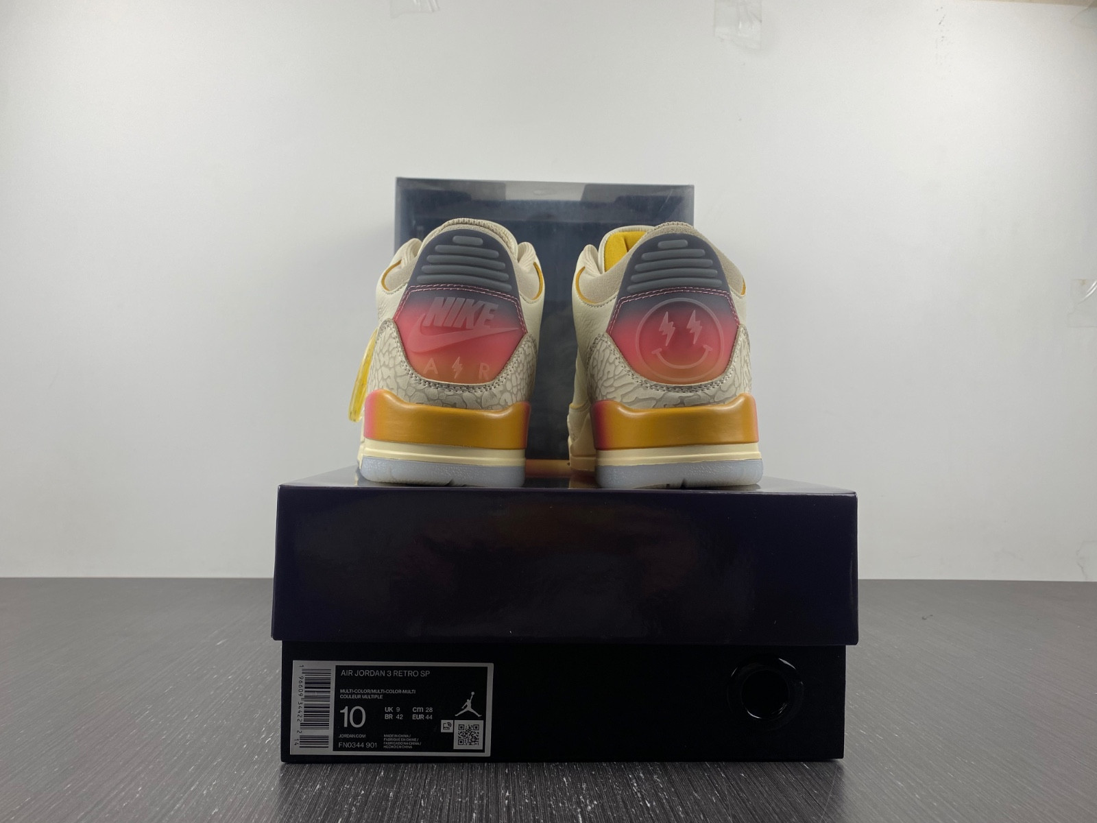 J Balvin x Air Jordan 3 “Medellín Sunset” FN0344-901