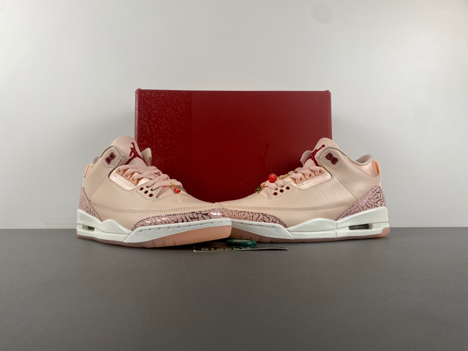 Air Jordan 3 “Valentine’s Day” (W) HJ0178-600