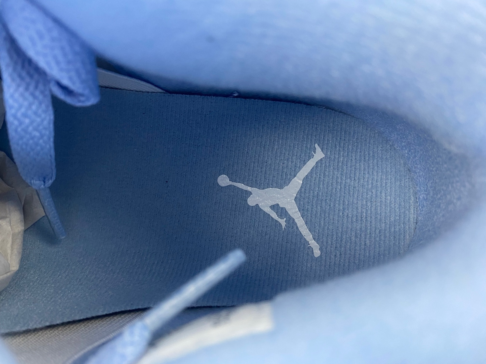 Air Jordan 4 “Forget Me Not” (W) HV0823-100