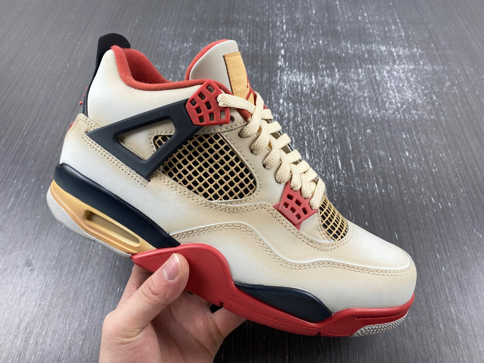 Air Jordan 4 AQ9129-105