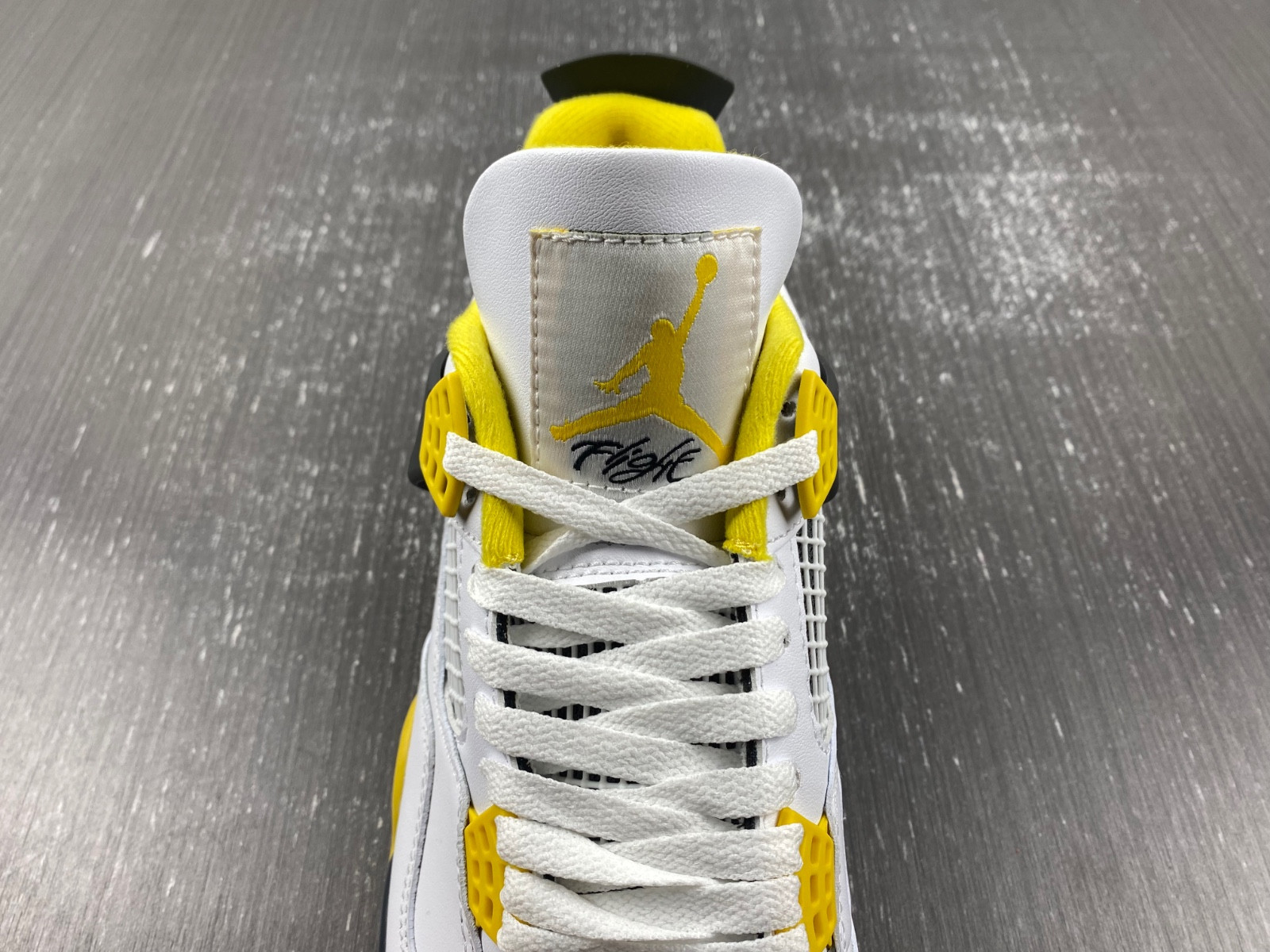 Air Jordan 4 WNNS “Vivid Sulfur” AQ9129-101