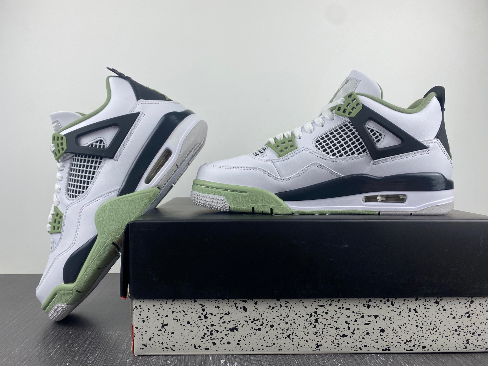 Air Jordan 4 WMNS “sea foam” AQ9129-103