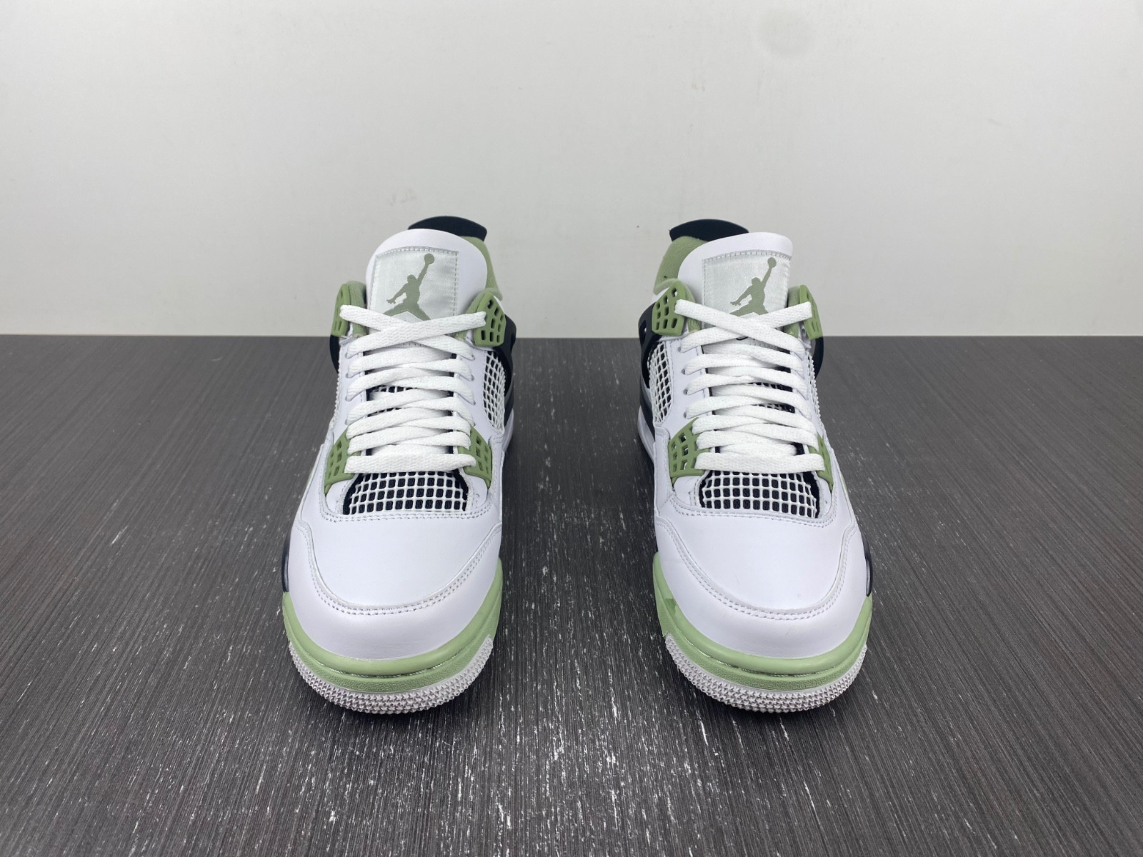Air Jordan 4 WMNS “sea foam” AQ9129-103