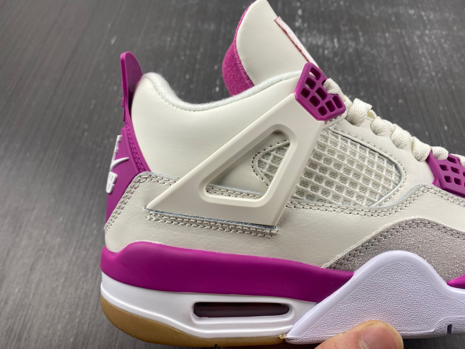 Air Jordan 4 DR5415-106