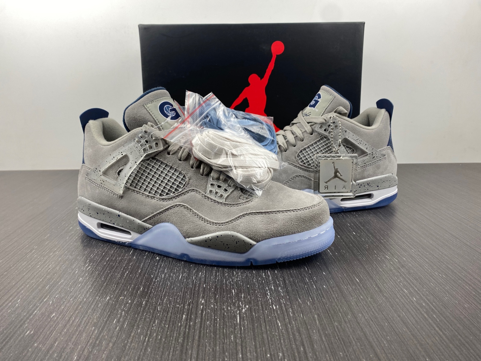 Air Jordan 4 Retro
