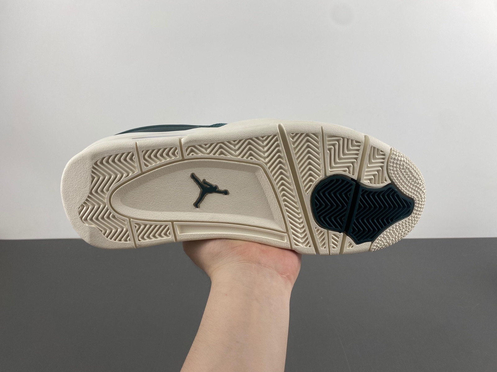 Air Jordan 4 RM WMNS “Oxidized Green” FQ7940-300