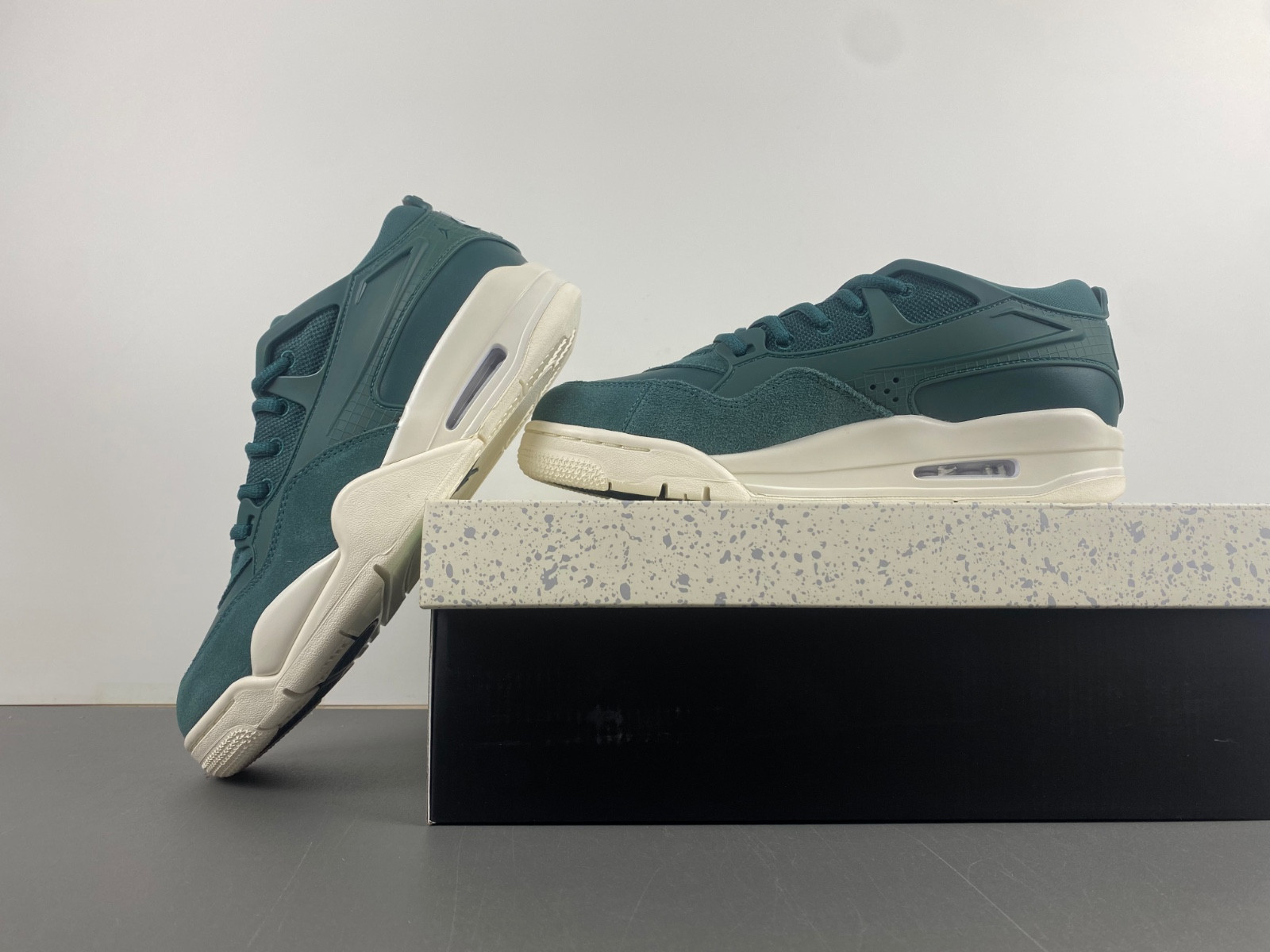 Air Jordan 4 RM WMNS “Oxidized Green” FQ7940-300